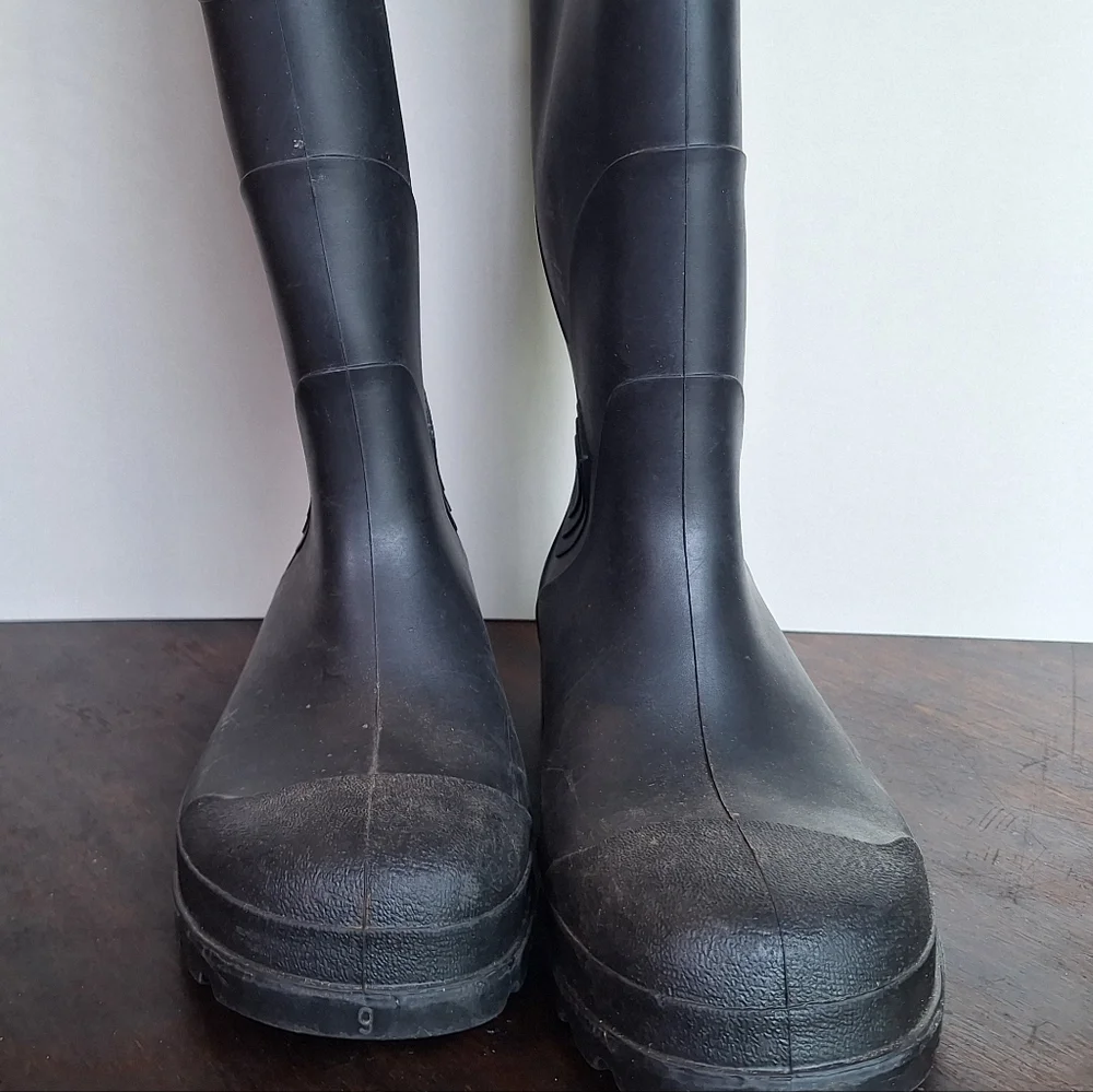 Tingley Black Rubber Boots Waterproof Rain Snow Wellies Sz 9 Very Good Condition
